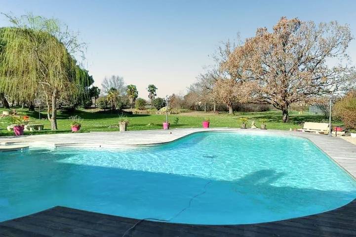 Gîte pour 6 personnes, avec jardin et piscine dans La Ville-Dieu-du-Temple