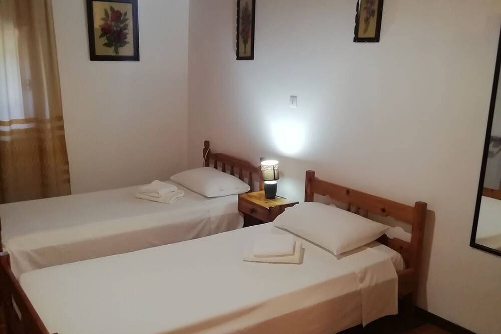 Traditional House with Loft (Michalis' House in Kouramades) in Korfu