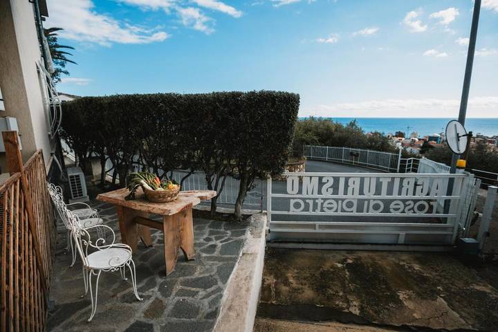 Bungalow für 4 Personen, mit Terrasse und Ausblick an der Ligurische Küste - 2