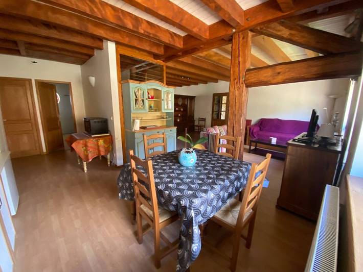 Ganze Wohnung, Ferienwohnung 'Entre Lacs Et Sapins' mit Bergblick, privater Terrasse und Wlan in Dortan, Nantua