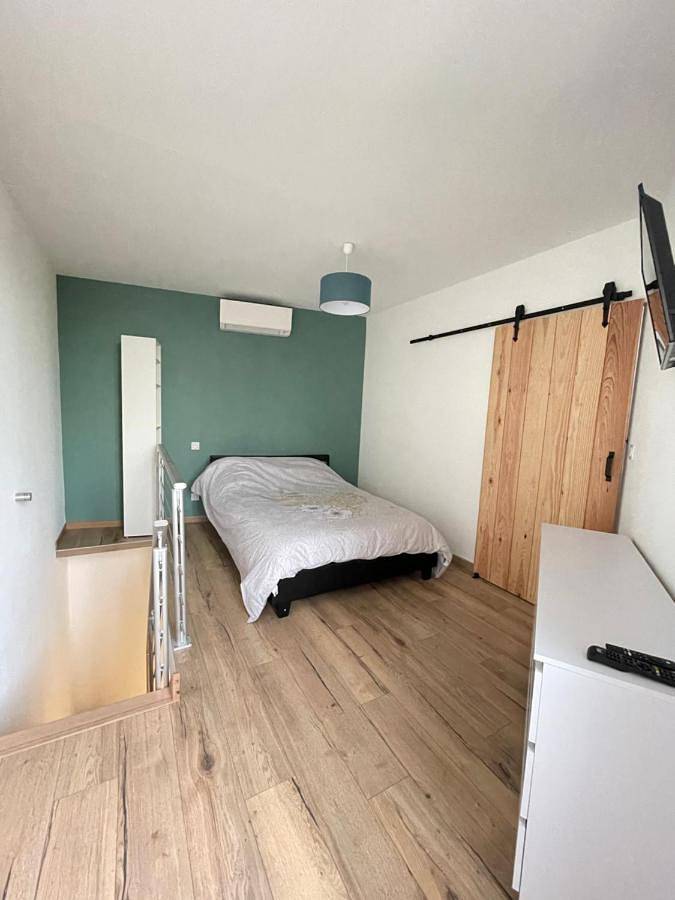 Appartement entier, One-Bedroom Apartment in Casteljaloux, Région de Nérac