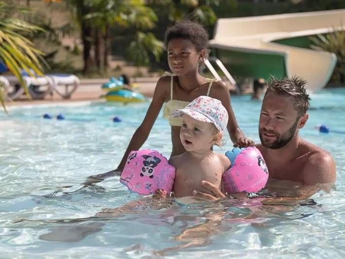 Camping Le Domaine Aramis - Tente en toile et en bois 4 personnes - Lodge Luxe 3 Pièces 4 Personnes in Marsan (homonymie), Gers