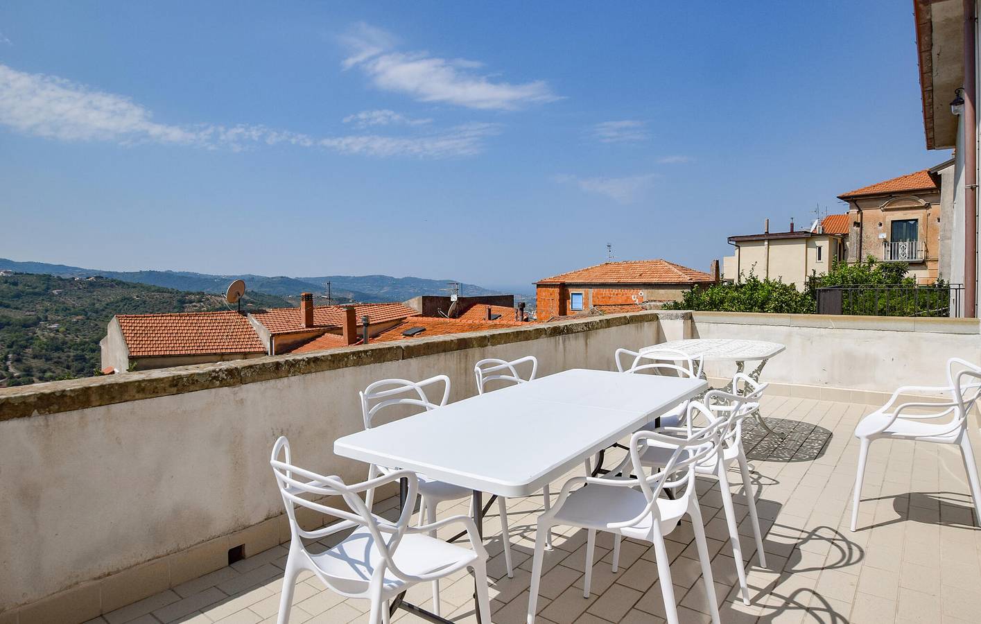 Gemütliche 184qm Wohnung | A/C, Pool, Küche | 1km nach Trentinara in Giungano, Cilento