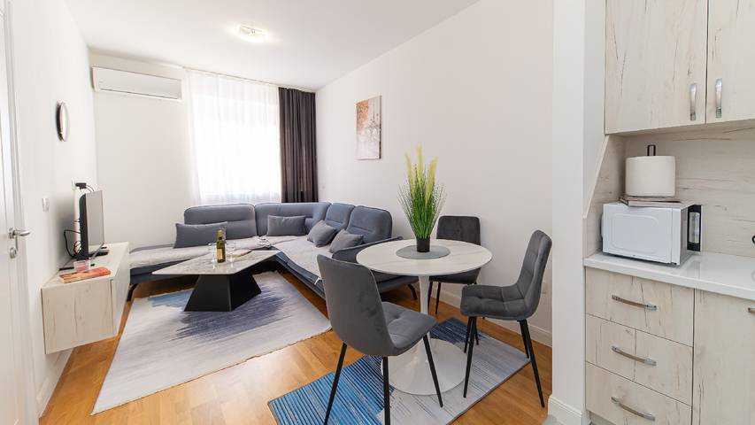 Ferienwohnung für 4 Personen, mit Balkon/Terrasse in Bar
