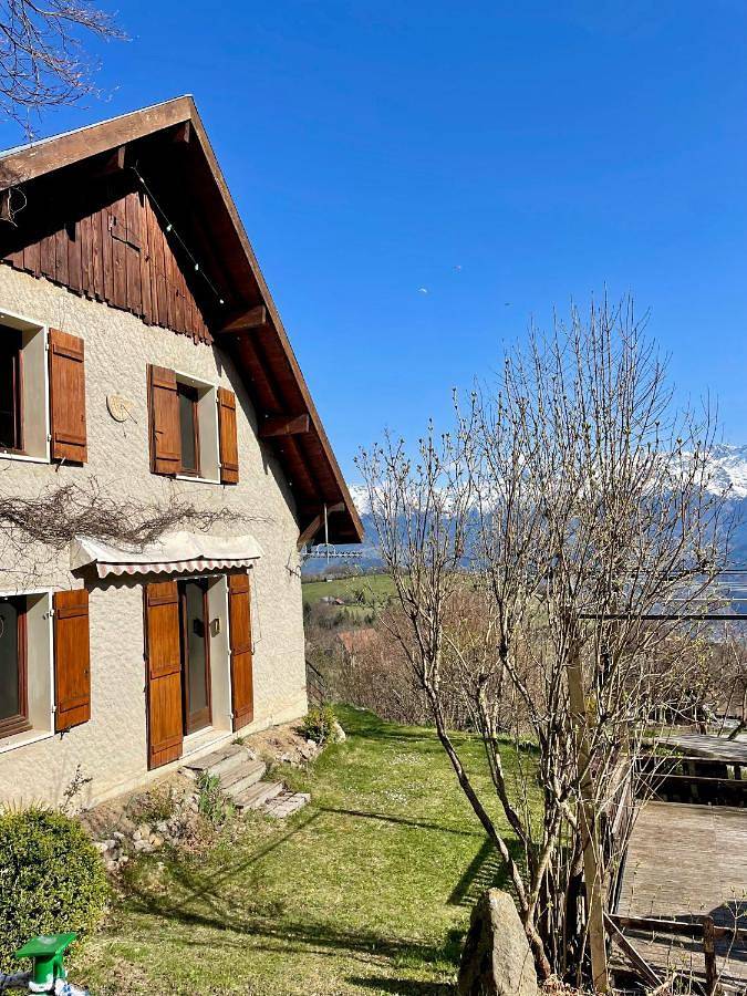 Location de vacances pour 10 personnes, avec Terrasse ainsi que Jardin et Vue à Saint-Pancrasse