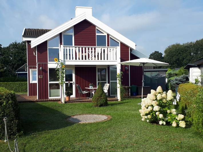 Ferienhaus für 4 Personen, mit Balkon und Whirlpool sowie Terrasse und Sauna am Dümmer See (Mecklenburg-Vorpommern)