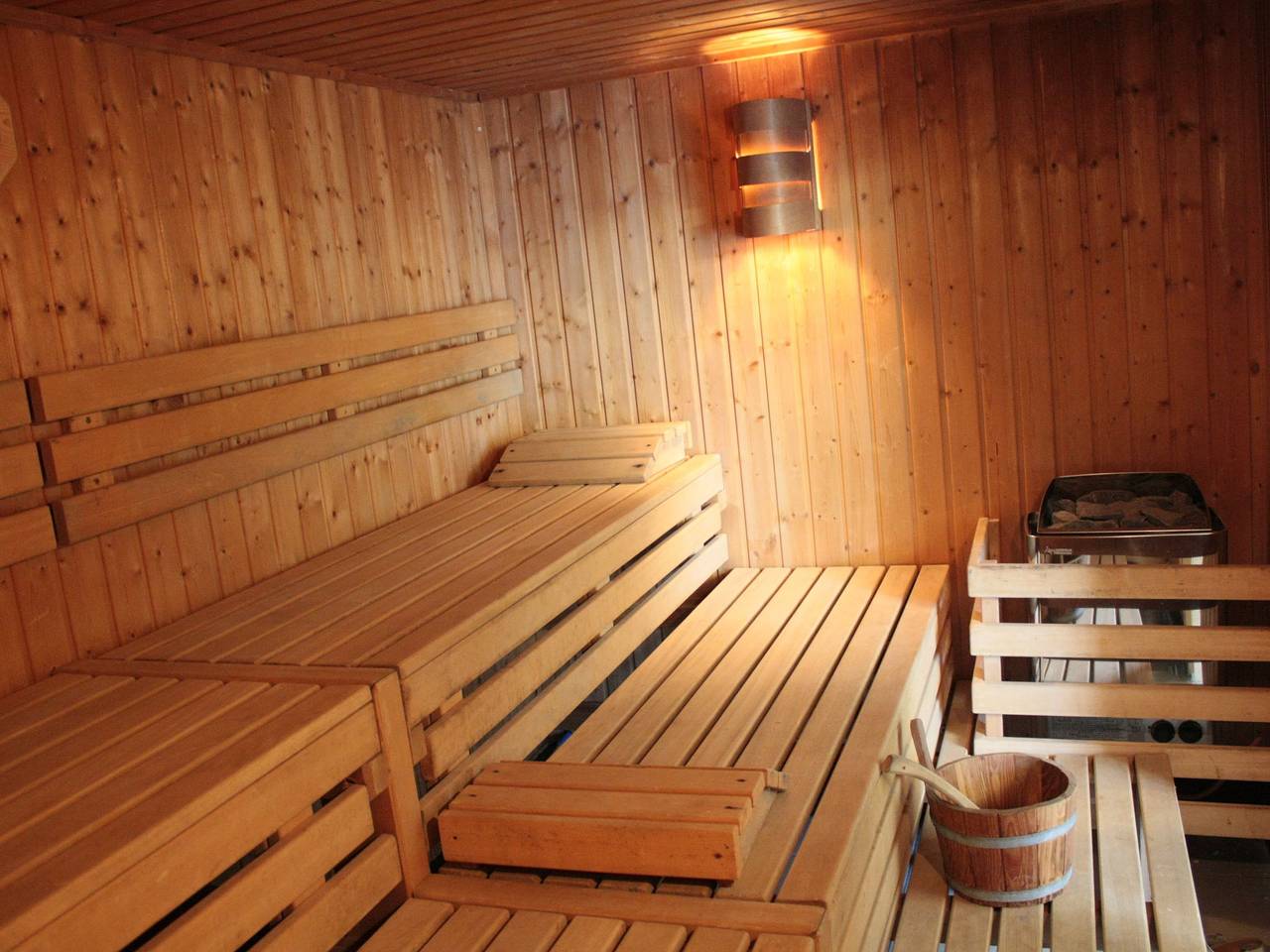 Winenne Huis met Hot Tub in Beauraing, Regio Namur