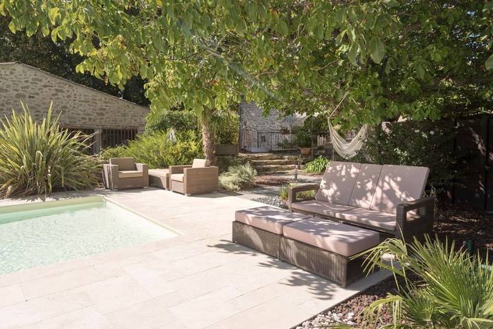 Location de vacances pour 3 personnes, avec jardin ainsi que vue et piscine à Grane - 4