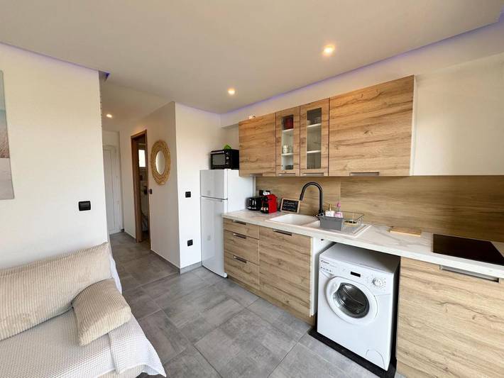 Gîte pour 2 personnes, avec balcon ainsi que piscine et vue dans Marineland (Juan-les-Pins) - 3