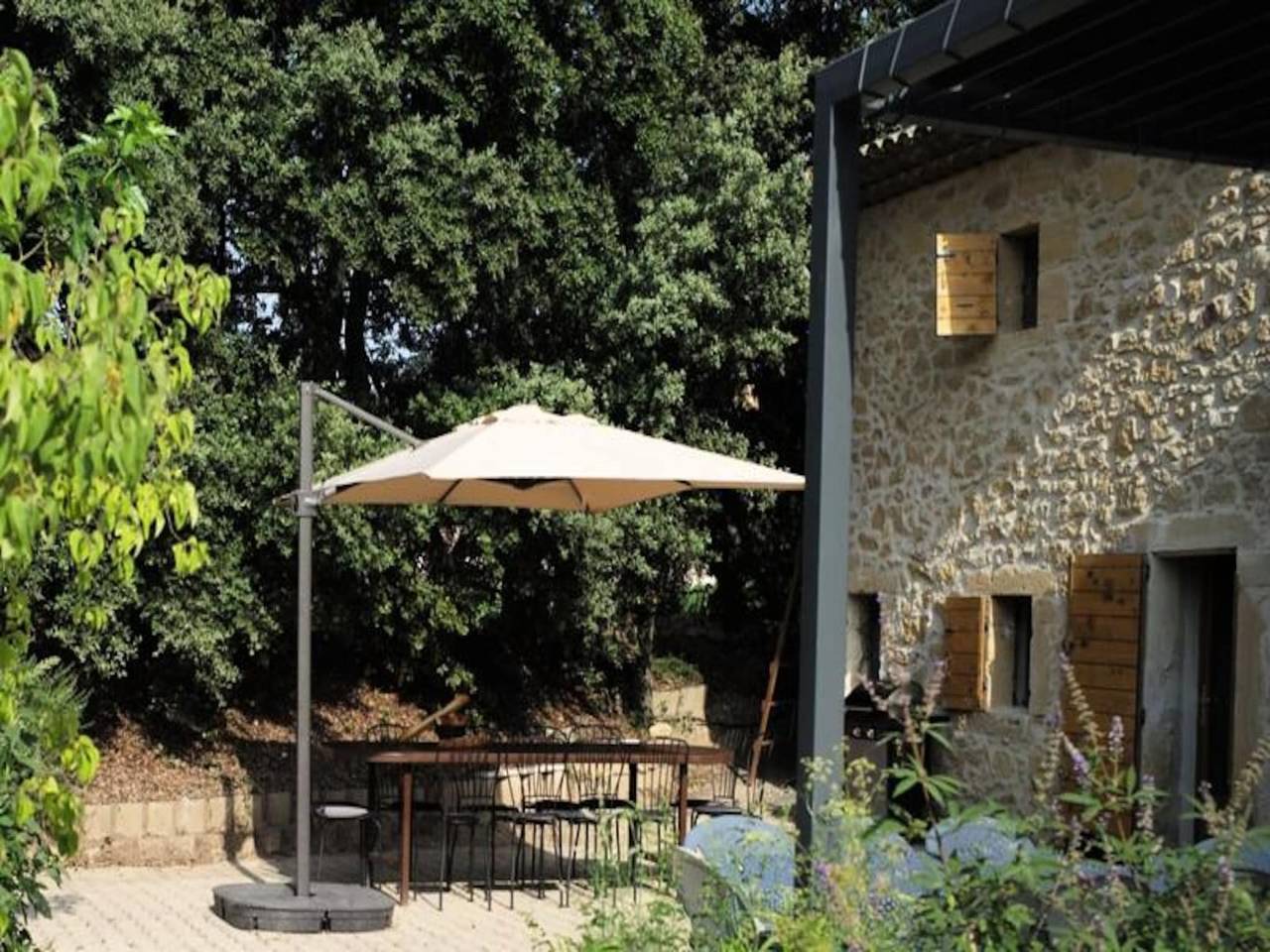 Entire apartment, House at the Foot of the Vines in Lauris, Parc naturel régional du Luberon