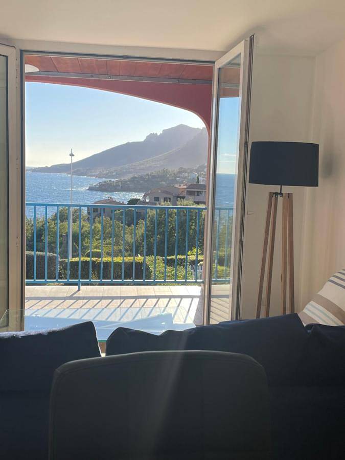 Gîte pour 4 personnes, avec vue ainsi que piscine et terrasse à Théoule-sur-Mer - 3