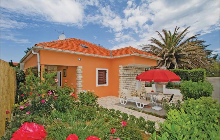 Ferienhaus für 6 Personen, mit Terrasse in Privlaka