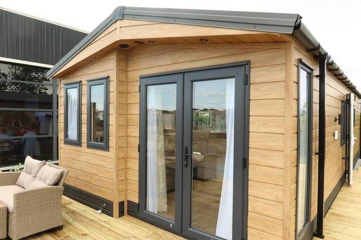 Enjoy your holiday in the Zeebries Cabin: a comfortable holiday home on the Flemish coast for 4 persons, fully equipped for a carefree stay. in Wenduine, De Haan