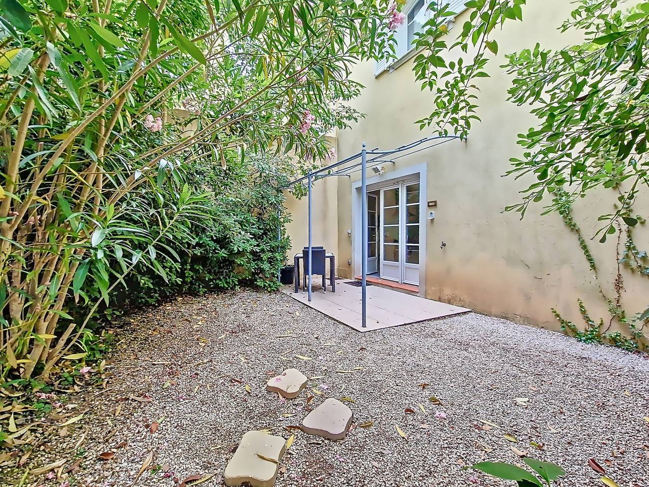 Entire studio, Quiet studio, pool, pets allowed, air conditioning, Var in Callian, Draguignan region