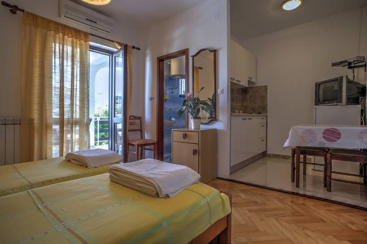 Ferienwohnung für 2 Personen, mit Balkon/Terrasse auf Murter