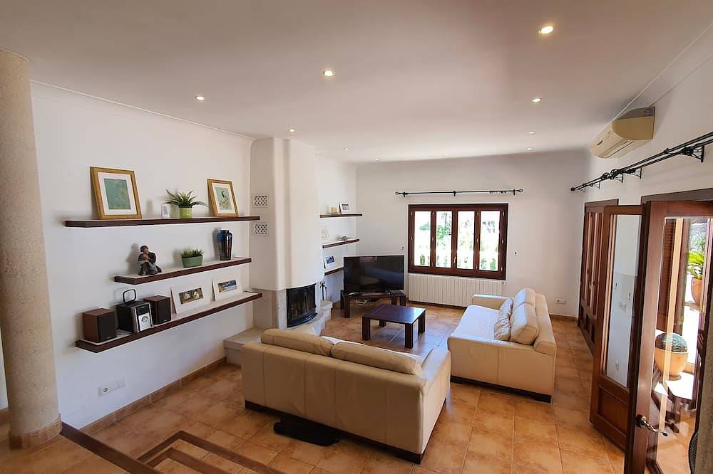 Cala Santanyi Luxury Vacation House Direct Access To The Beach in Cala Santanyí, Santanyí