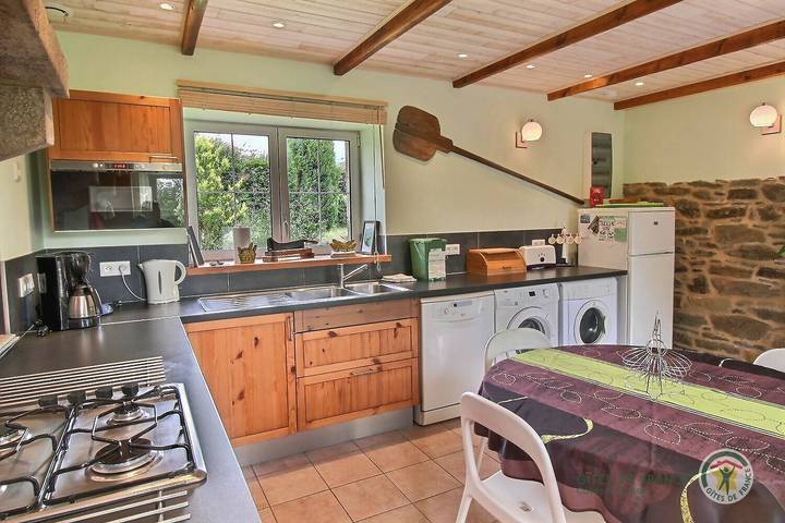 Gîte pour 4 personnes, avec jardin et terrasse à Camlez - 3