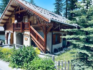Chalet pour 14 personnes, avec sauna ainsi que jacuzzi et jardin à Vars
