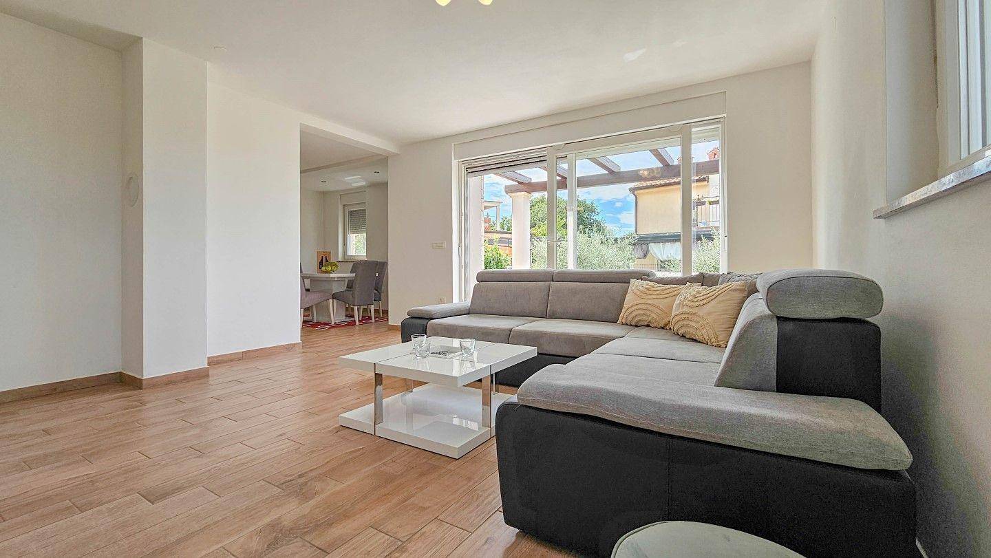 "Villa Pavlovic" with garden and grill in Région d'Umag