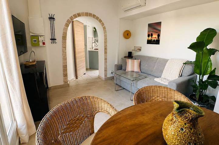 Entire apartment, 4-Star Suite - Garden, Pool, Small Events Available in Solliès-Pont, Mediterranean Coast (France)