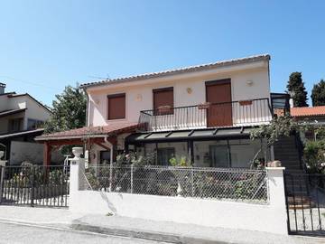 Gîte pour 12 personnes, avec sauna ainsi que vue et jardin, animaux acceptés à Villeneuve-d'Olmes