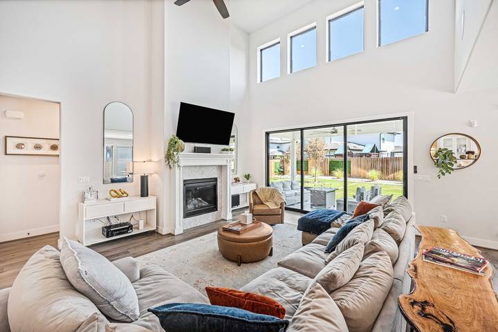 Casa de vacaciones para 14 personas, con jardín además de vistas al lago y terraza, Se admiten mascotas - 1
