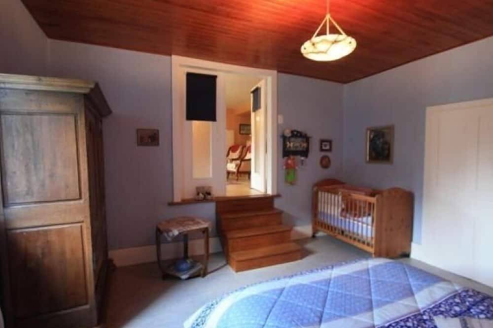 Gîte Confortable en Pleine Forêt avec Étang, Idéal pour Familles et Amis in Granges-Aumontzey, Parc naturel régional des Ballons des Vosges