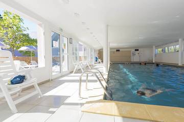Gîte pour 6 personnes, avec balcon ainsi que piscine et sauna à Le Tronchet