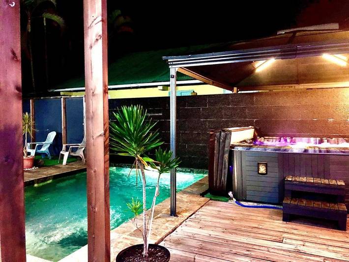 Maison d’hôte pour 4 personnes, avec piscine ainsi que jacuzzi et terrasse à Cilaos - 3