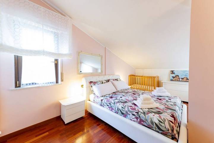 Ganze Wohnung, GuestHost - Schöne 80 qm Wohnung auf zwei Ebenen, perfekt für 2 Personen, im ersten Stock eines Doppelhauses Ohne Aufzug (Zugang über Treppen). Die Unterkunft befindet sich in San Martino, einem ruhigen und friedlichen Viertel, wo Sie in Penelope a mare, Pescara