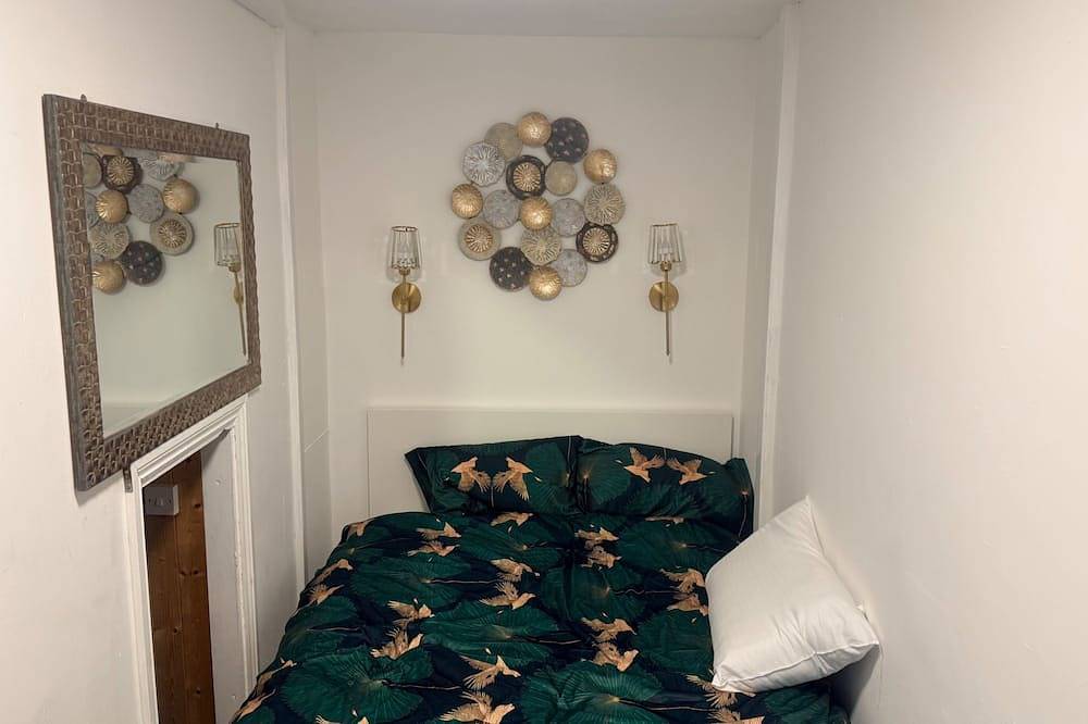 House Sleeps 2 with Parking in Borough londonien de Croydon, Londres