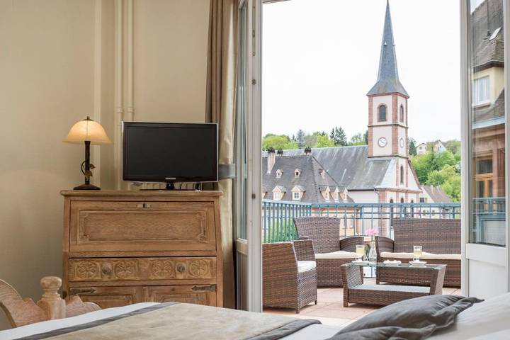 Hôtel pour 3 personnes, avec terrasse et vue dans Office de Tourisme de Niederbronn les Bains - 4