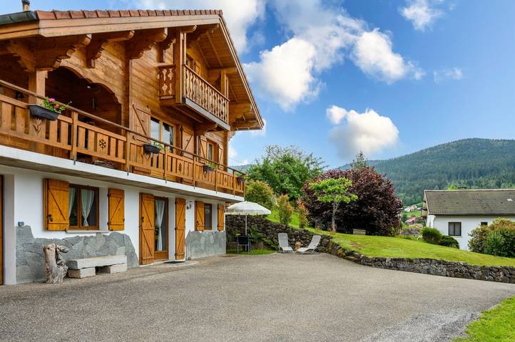 Chalet 'La Sportive' con vista sulle montagne, giardino privato e Wi-Fi in Cornimont, Parco naturale regionale dei Ballons des Vosges