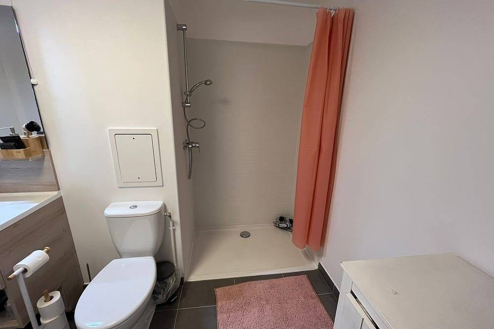 Apartamento entero, Cosy, Chic Studio 5Km From Paris (Noisy-Le-Sec) in Noisy-le-Sec, Sena-Saint Denis