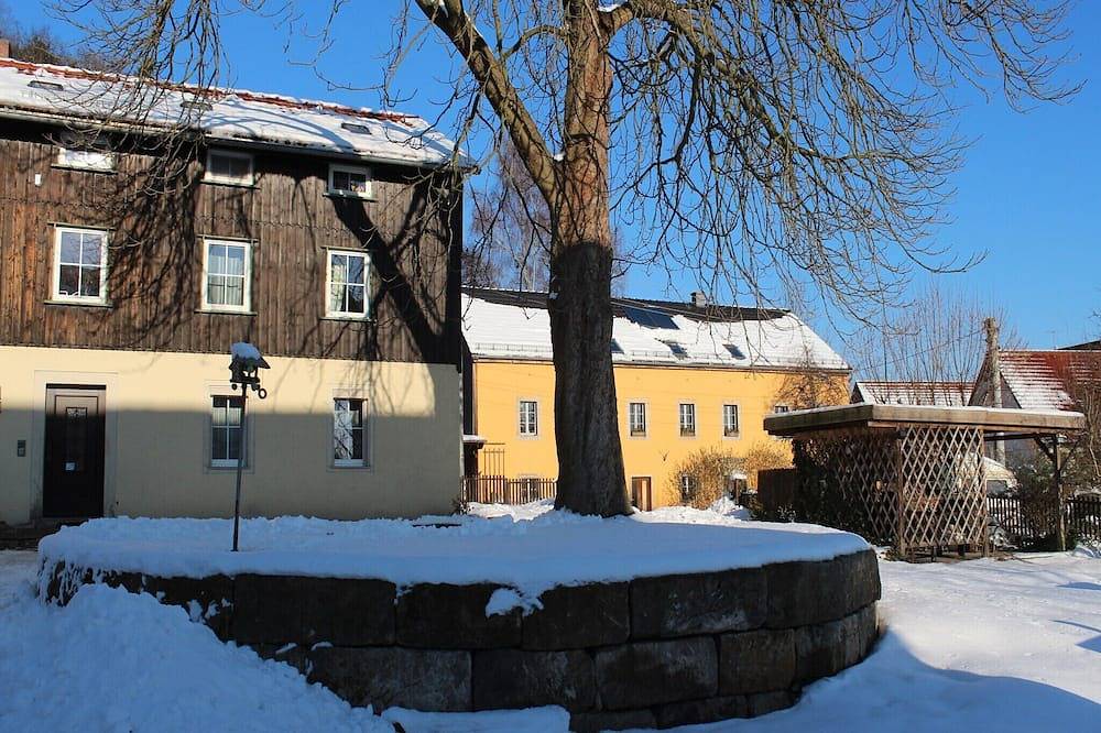 Ganze Wohnung, Ferienwohnung in Weißig mit Garten in Struppen, Elbsandsteingebirge