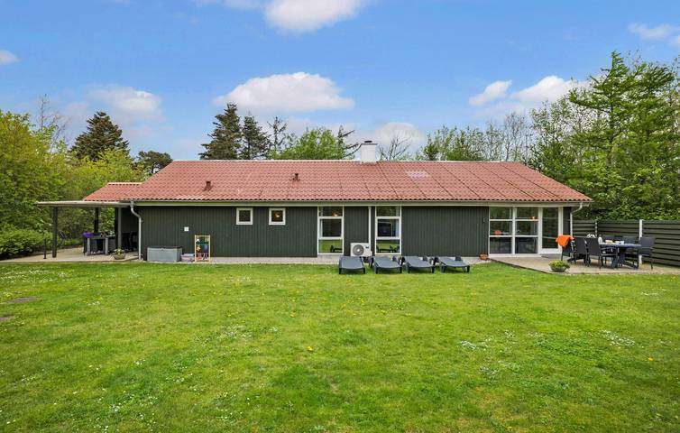 Ferienhaus für 8 Personen, mit Sauna und Terrasse