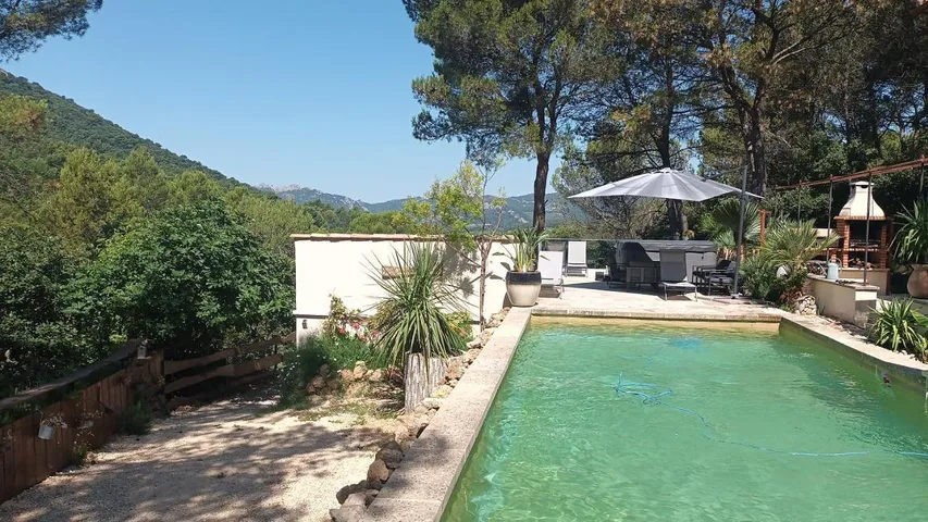 Casa de vacaciones para 4 personas, con jardín y terraza además de vistas y piscina - 1