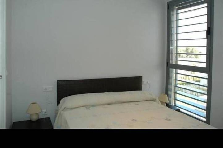 Appartement entier, Appartement de deux chambres en urbanisation avec pista padel. in El Verger, Costa Blanca