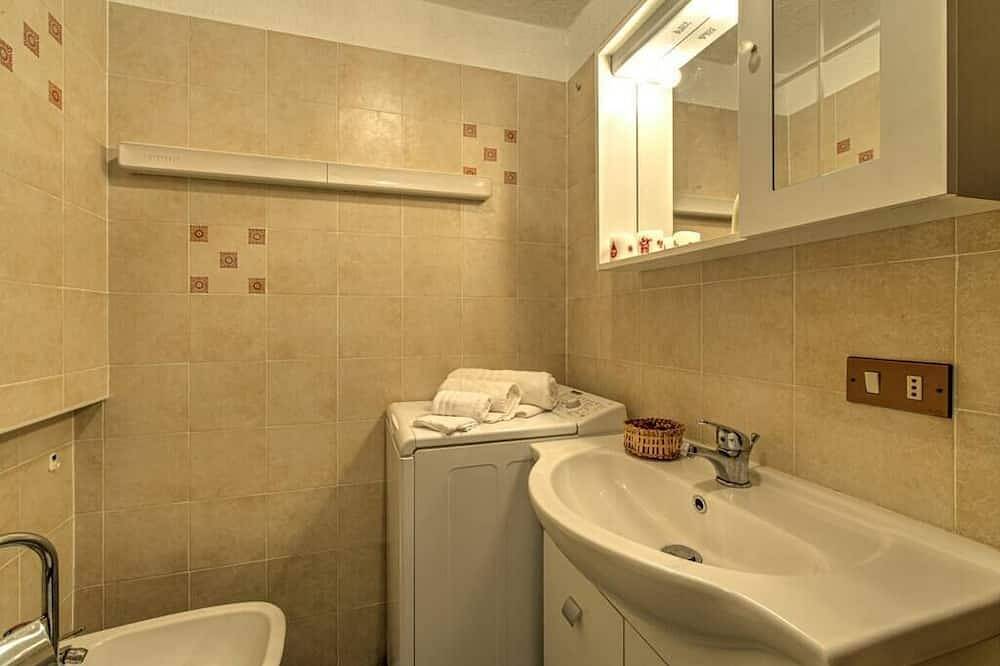 Appartamento intero, Apt. Claire vista Montagna - Wifi. in Courmayeur, Alpi Pennine