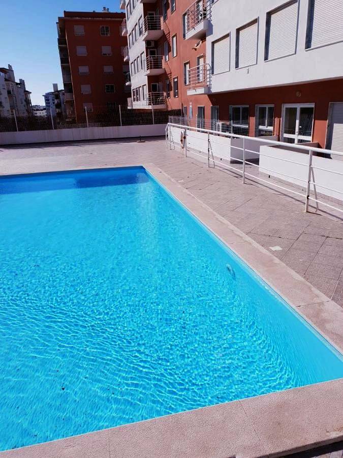 Casa rural para 6 personas, con piscina además de vistas y jardín, Familias con niños en Armação de Pêra (costa)