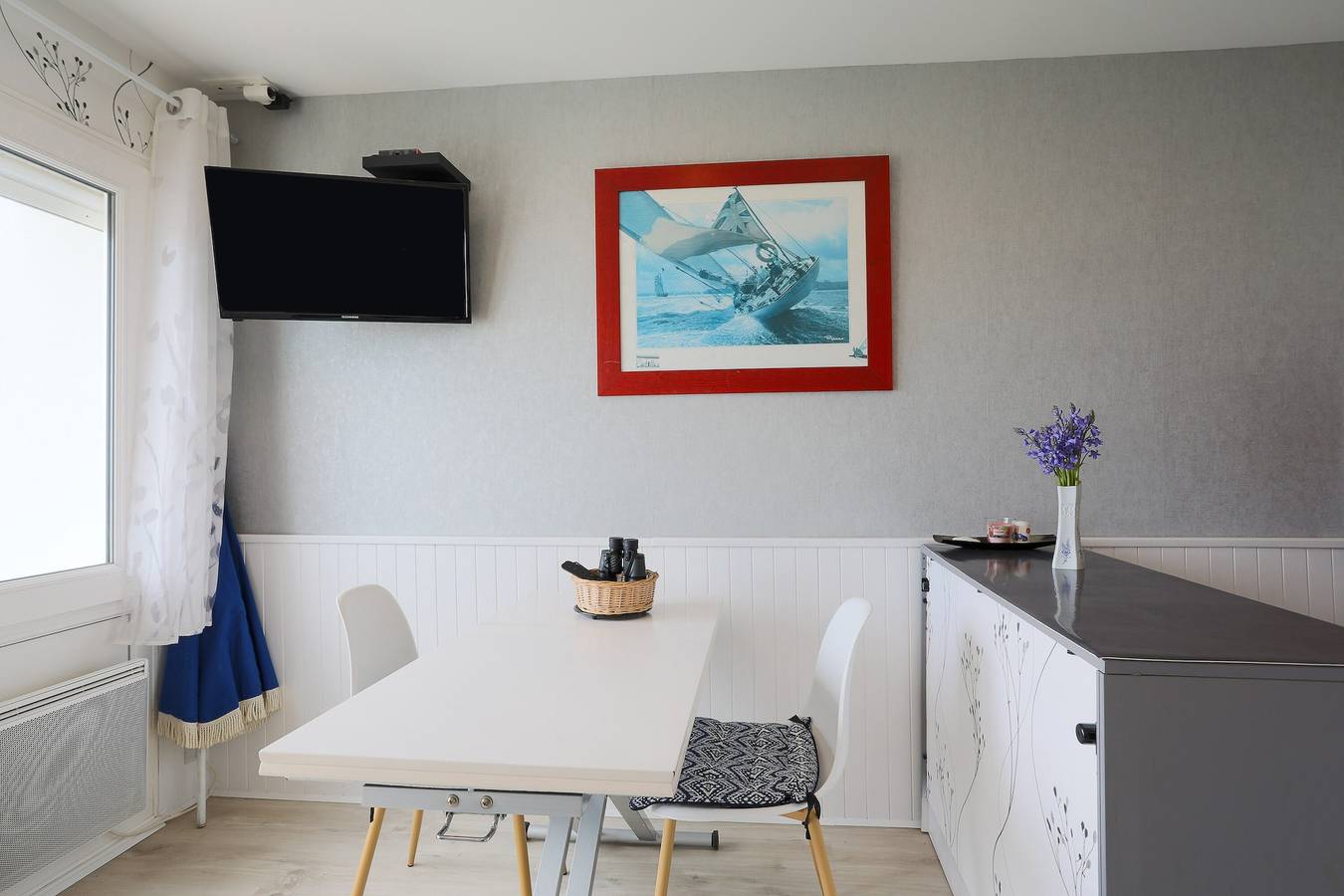 Apartamento entero, Apartamento 'En Primera Línea de Mar' con Vistas al Mar, Terraza Privada y Wi-Fi in Les Rosaires, Plérin
