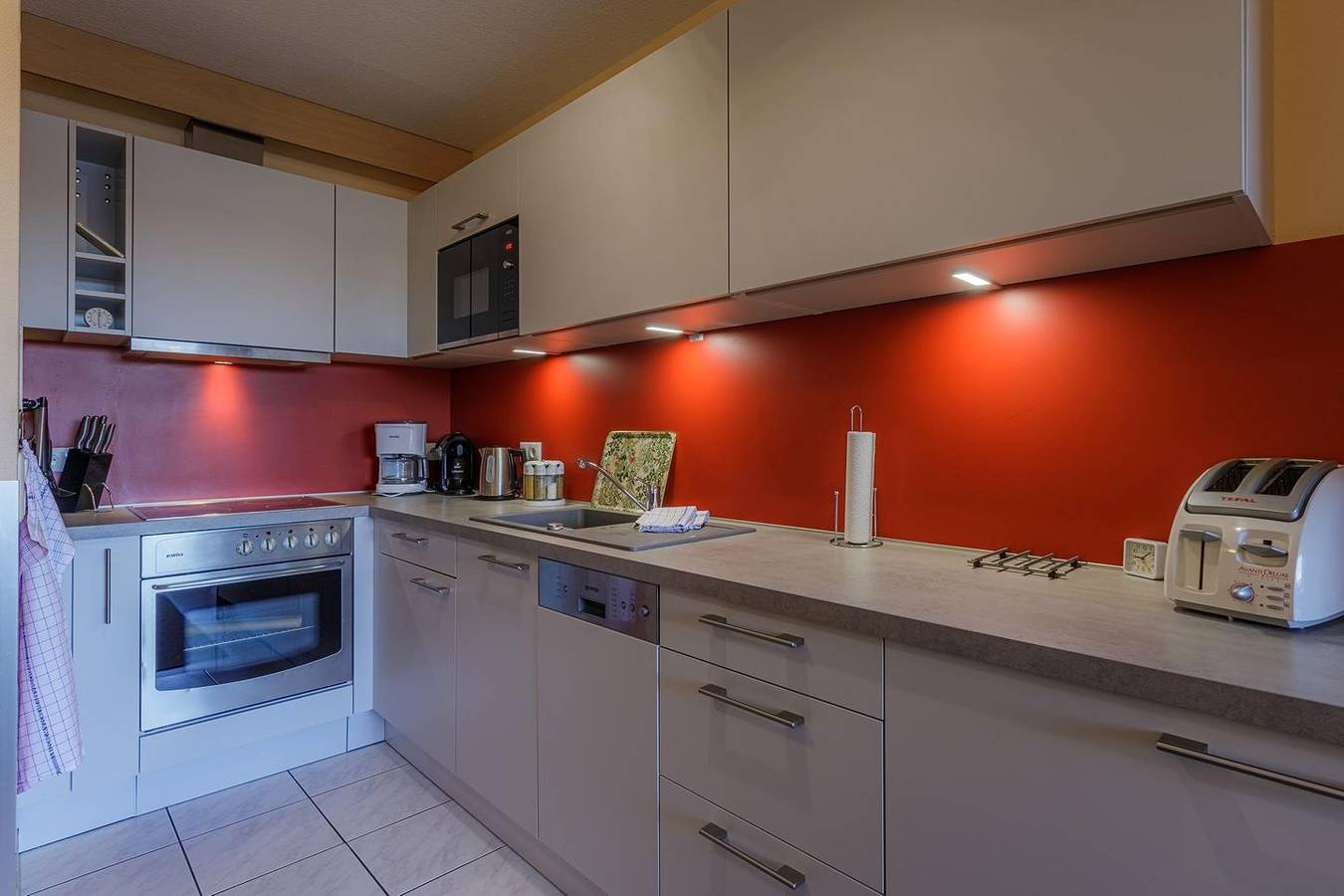 Ganze Wohnung, Komfortables Apartment Hafenmeisterei 8 mit Seeblick und Balkon in Waren in Waren (Müritz), Müritz