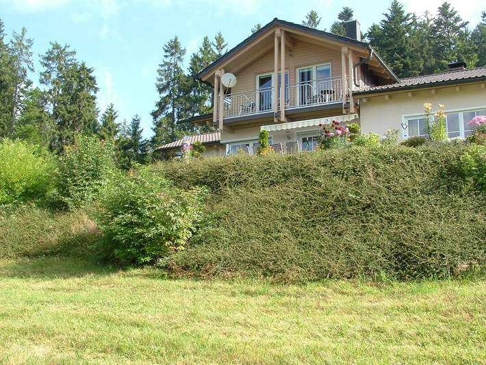 Ferienwohnung für 2 Personen, mit Balkon und Garten sowie Ausblick