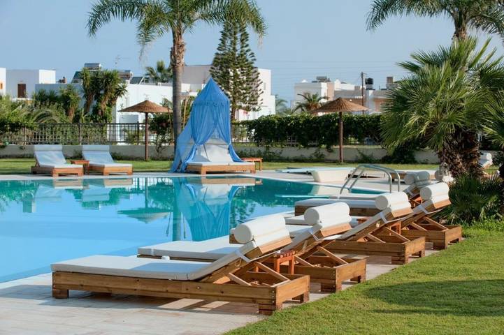 Holiday apartment for 3 people, with view and pool as well as garden in Malia