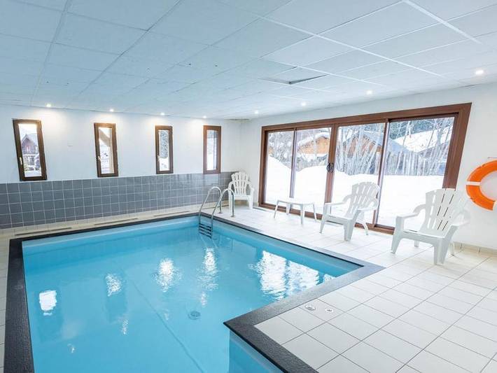 Camping pour 8 personnes, avec sauna, animaux acceptés en Savoie