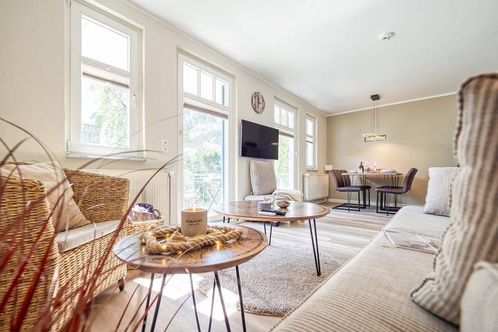 Ferienwohnung für 2 Personen, mit Balkon und Seeblick sowie Ausblick in Zingst, Fischland - Darß - Zingst