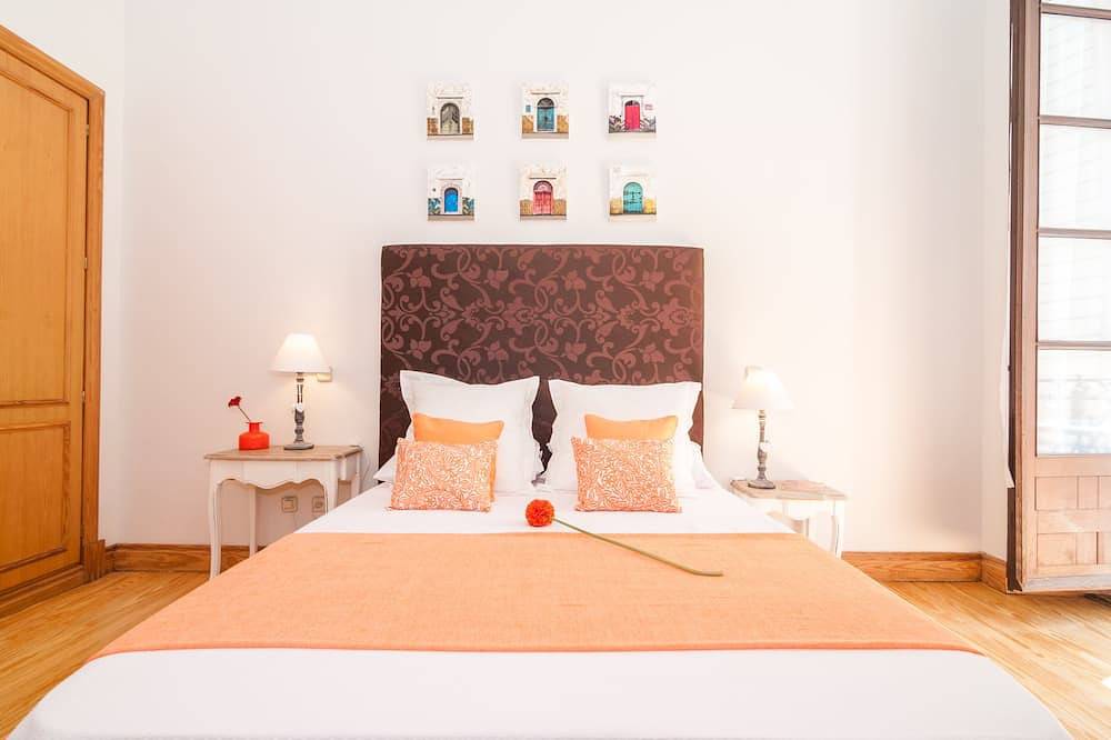 Entire apartment, Madrid-Sol-Gate Plaza Mayor, New Apartment, Comodo, modern design. in Centro (Madrid), Madrid