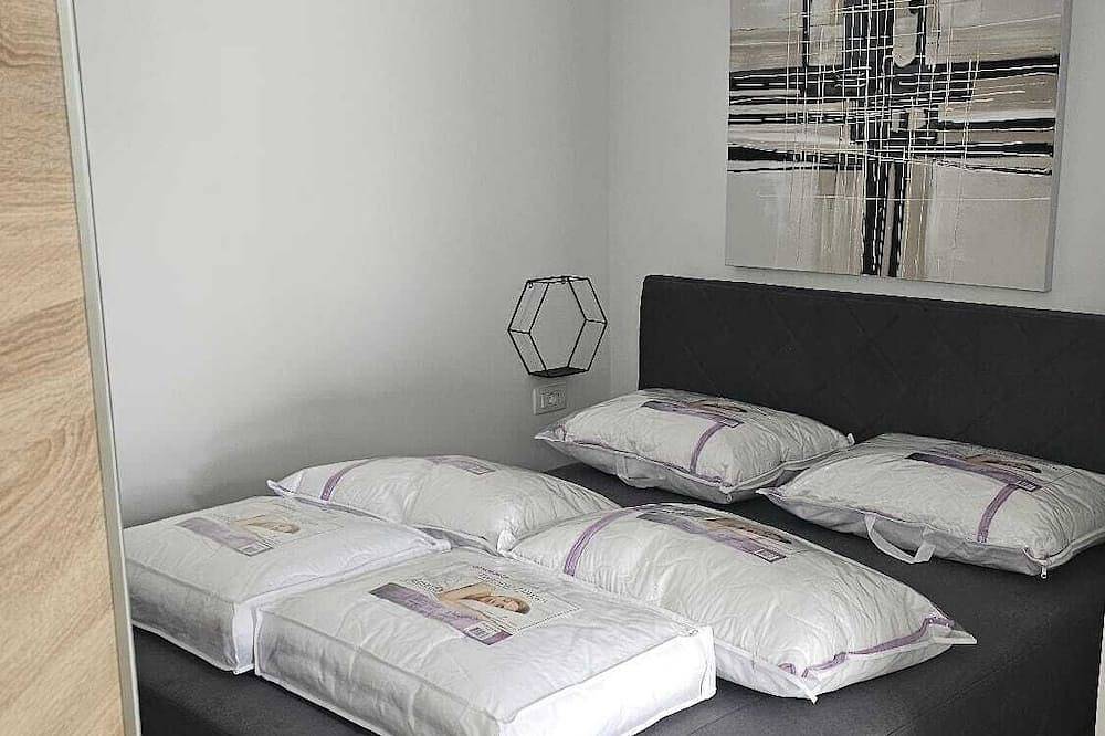 Appartamento intero, One-bedroom Apartment With Terrace Close to the Beach in Gajac, Pag