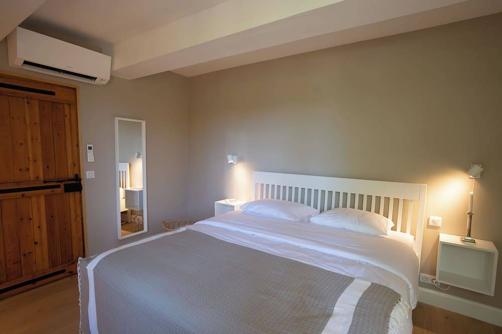 Gîte Syrah Confortable et Raffiné Pour 6 Personnes au Coeur D'un Vignoble Varois in Gonfaron, Brignoles region