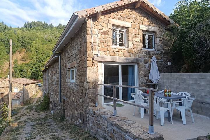 Location de vacances pour 7 personnes, avec Terrasse et Jardin à Pailharès